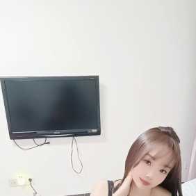 白云新人兼职丰满巨乳服务-小魔女